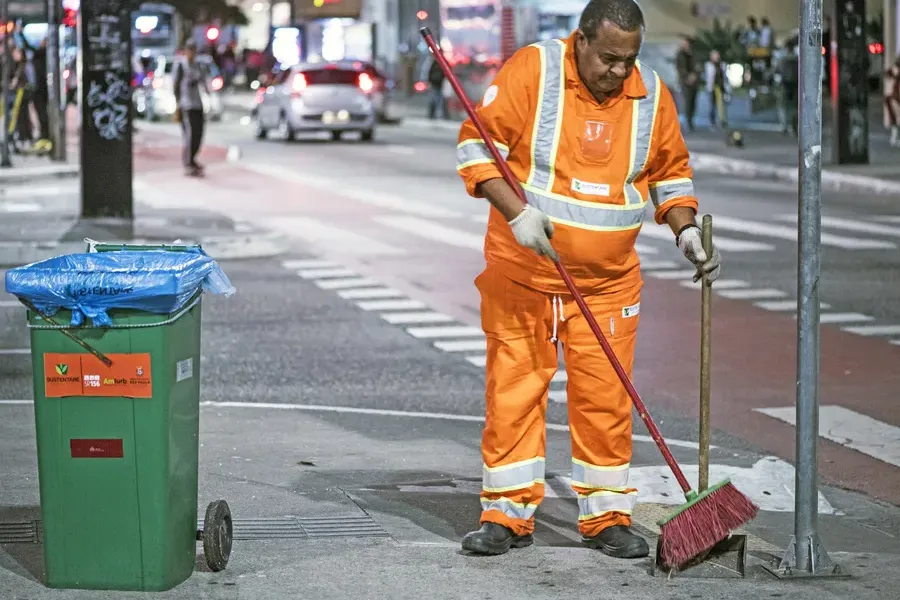 Why Timely Trash Removal Prevents Pest Problems East Grand Forks, MN